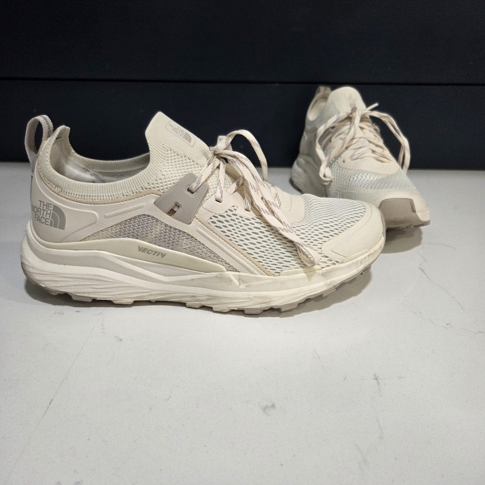 The North Face Women's VECTIV Hypnum trail running shoes Size 9.5